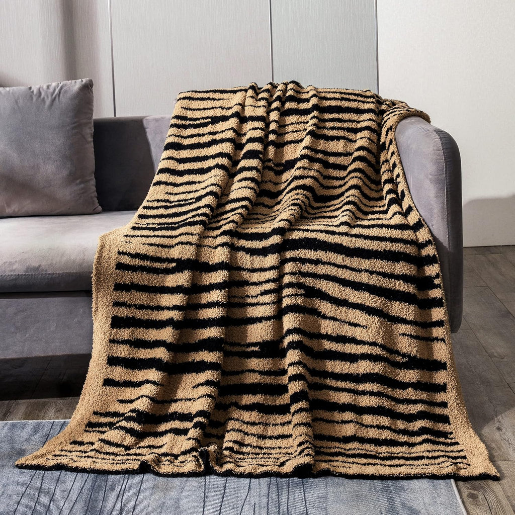 Chunky Knit Chenille Throw Blanket 50 x 60 Q87677
