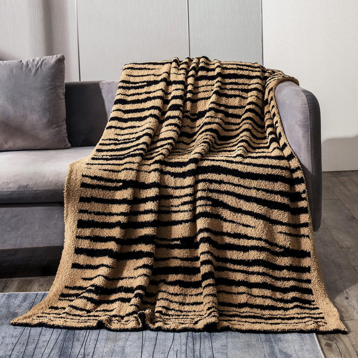 Chunky Knit Chenille Throw Blanket 50 x 60 Q87677