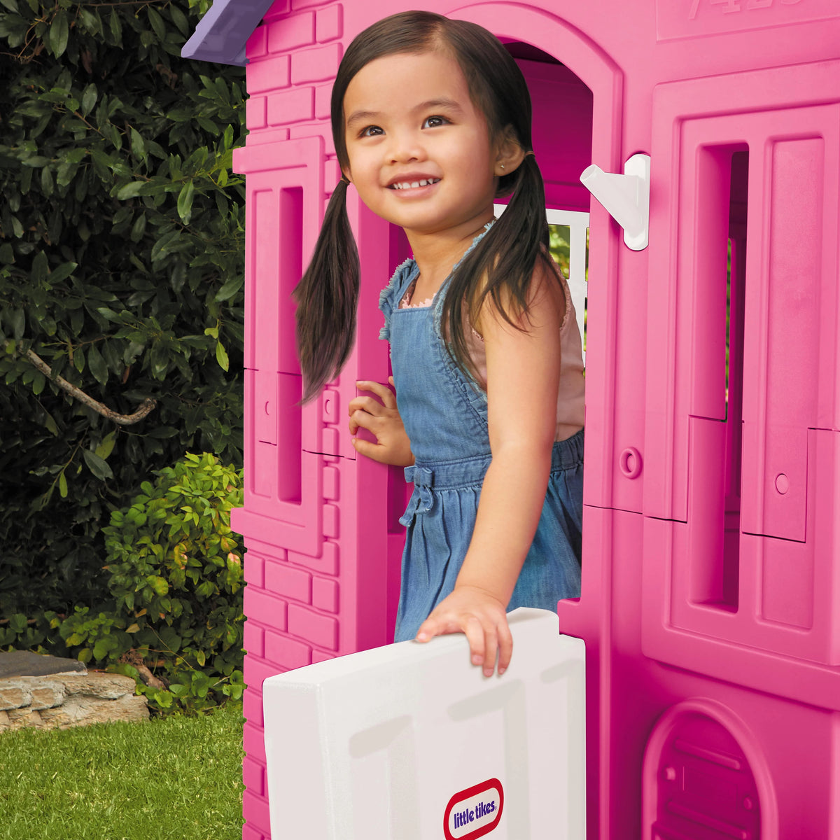 Pink Pretend Playhouse D498