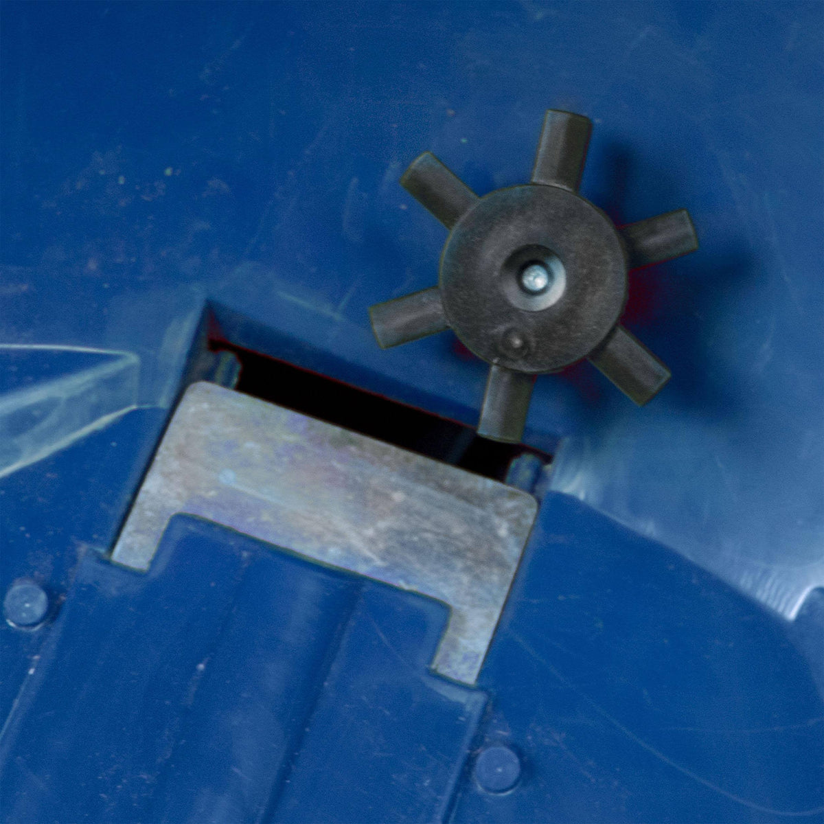 80 lb. Salt Spreader F2786
