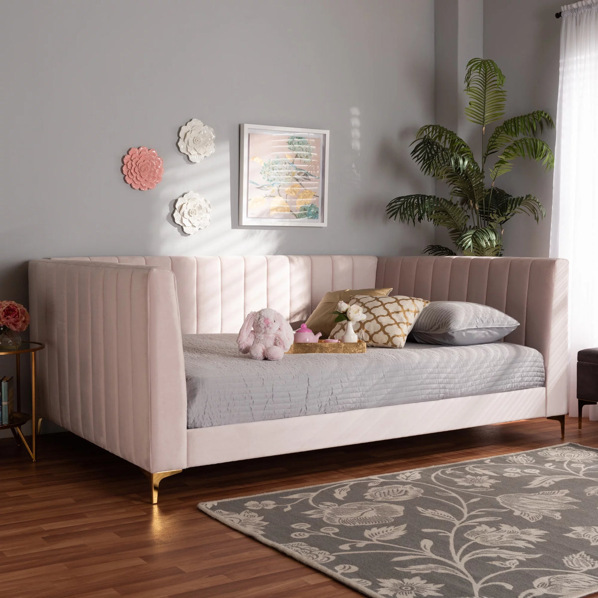 Light Pink Velvet Gold Finished Full Daybed Q9902