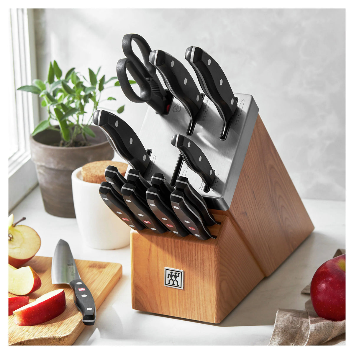 15 Pc Knife Set in Self-Sharpening Ash Wood Block P54929